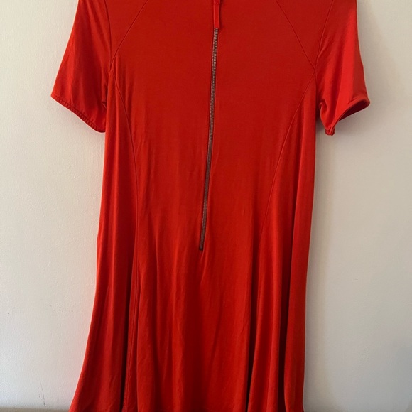Casual red swing dress. - Picture 2 of 3